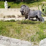 לינה וארוחת בוקר Diana